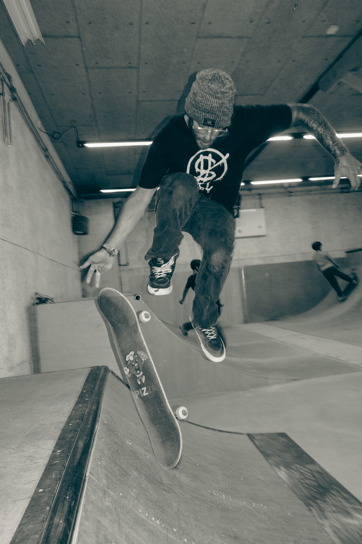 Drop-in auf der Mini Ramp in der Freestyle Halle
